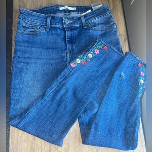 LEVI’S 711 Skinny Floral Embroidered Cropped Raw Hem Jeans